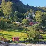 3 Bedroom Lovely In Semesterbostad *