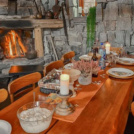 3 Bedroom Lovely In Holiday home Valen (Hordaland)