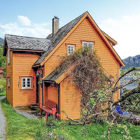 3 Bedroom Lovely In Holiday home Valen (Hordaland)