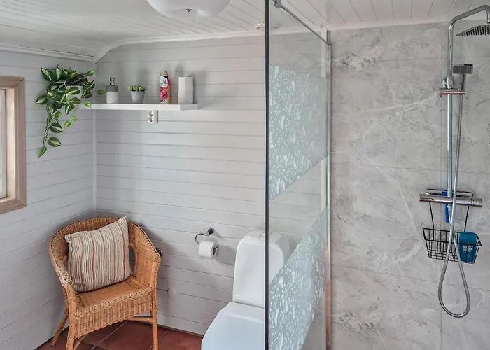 בית נופש 3 Bedroom Lovely In *