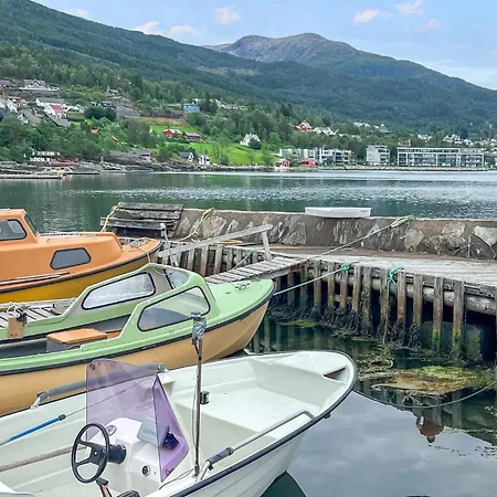 3 Bedroom Lovely In * Valen (Hordaland)
